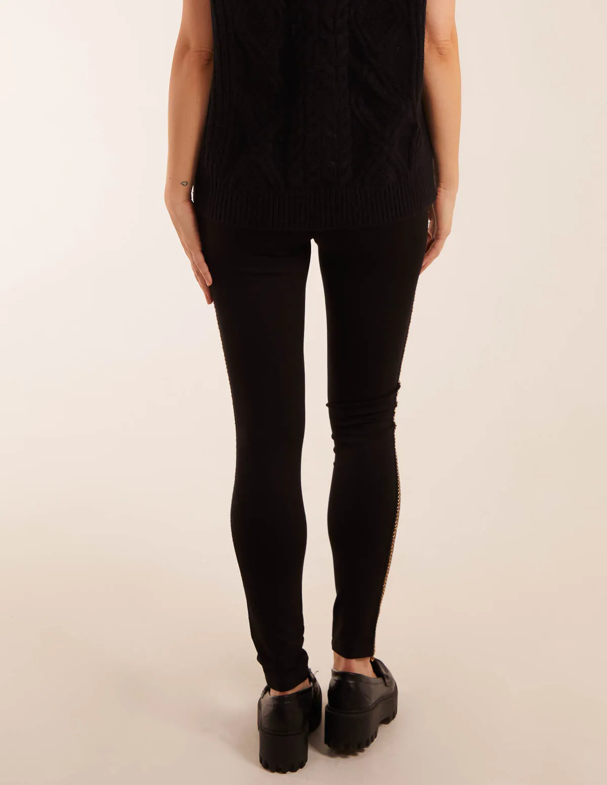 Side Chain Detail Leggings
