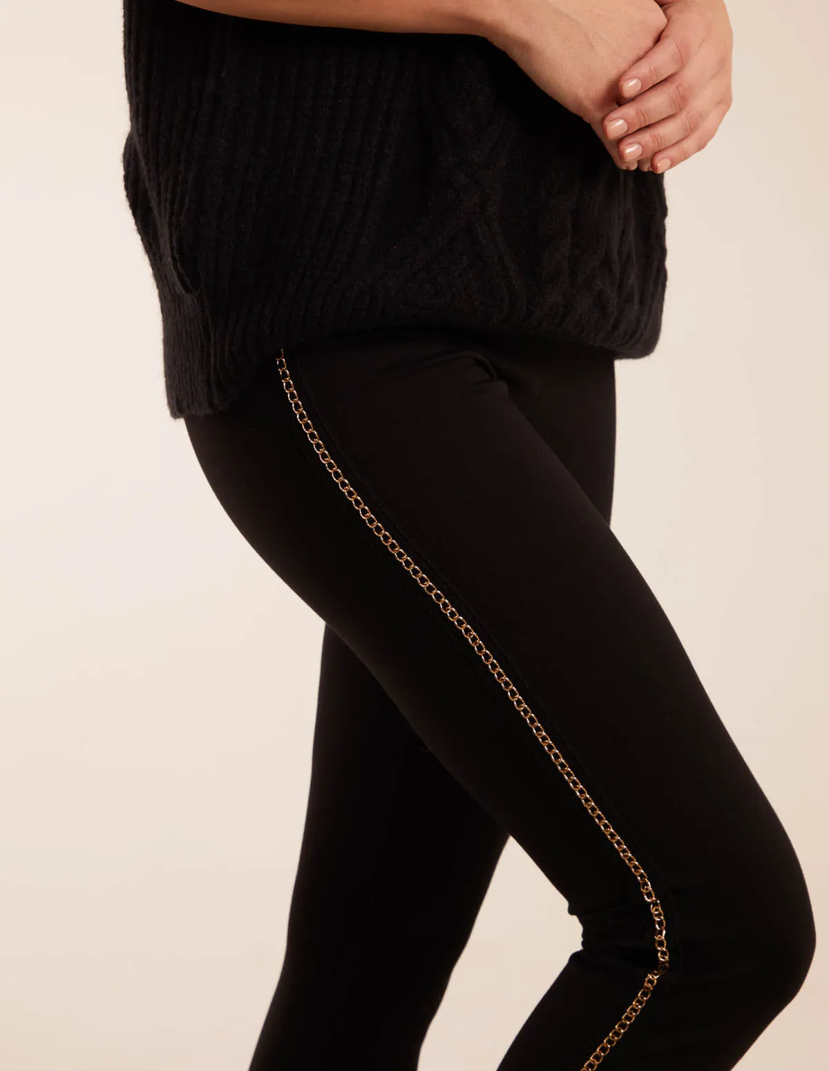Side Chain Detail Leggings